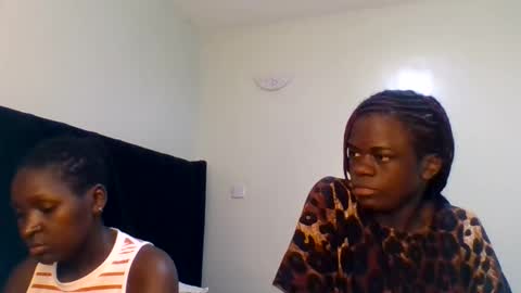 purple_honey1 online show from 06/01/26, 12:40