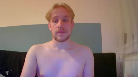 Snapshot of purplerain000 chatting on 11/30/25, 05:39 PurpleRain online show from 11/30/25, 05:39