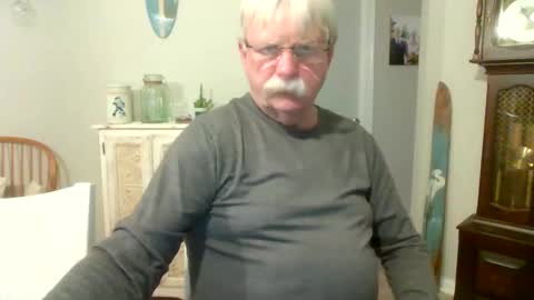 Snapshot of purpleshroom chatting on 01/29/25, 04:05 purpleshroom online show from 01/29/25, 04:05