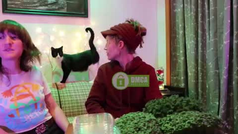 Snapshot of purrin_pussies chatting on 12/17/25, 02:06 purrin pussies online show from 12/17/25, 02:06