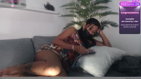 Snapshot of pussycash chatting on 01/09/25, 09:16 POCCA online show from 01/09/25, 09:16