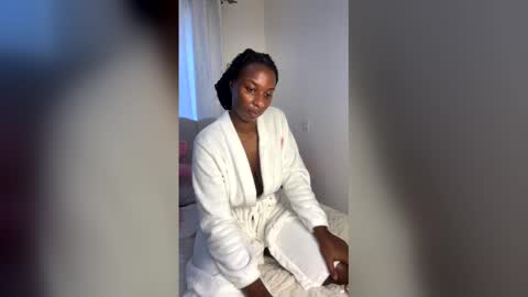 Snapshot of pussylash chatting on 12/21/25, 10:22 kate and noels online show from 12/21/25, 10:22