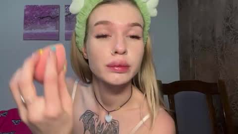 Lina online show from 09/21/25, 04:19