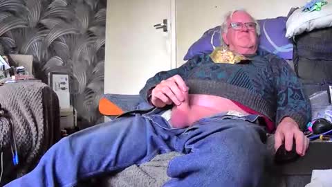 Genital sucker online show from 10/11/25, 12:36