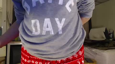 Snapshot of putiputi4u chatting on 01/04/25, 01:10 putiputi4u online show from 01/04/25, 01:10