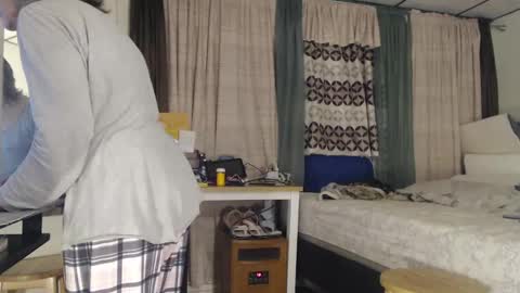 Snapshot of putiputi4u chatting on 01/14/25, 01:15 putiputi4u online show from 01/14/25, 01:15