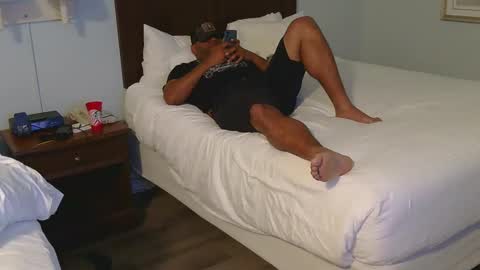 Snapshot of pwnst3rz chatting on 12/20/24, 02:27 pwnst3rz online show from 12/20/24, 02:27