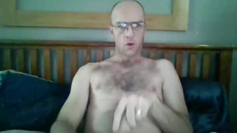 Snapshot of q2phq2ph chatting on 12/03/25, 09:02 q2phq2ph online show from 12/03/25, 09:02