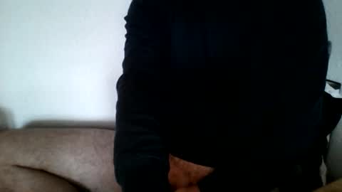 Snapshot of qandnotu chatting on 11/26/25, 12:17 qandnotu online show from 11/26/25, 12:17