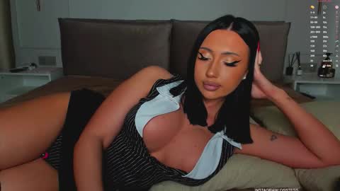 Ana online show from 09/15/25, 09:37