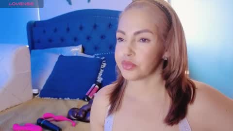 Queen And King online show from 02/11/25, 04:02