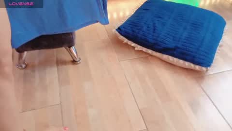 Queen And King online show from 02/11/25, 07:05