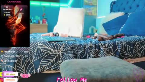 Queen And King online show from 03/11/25, 07:58