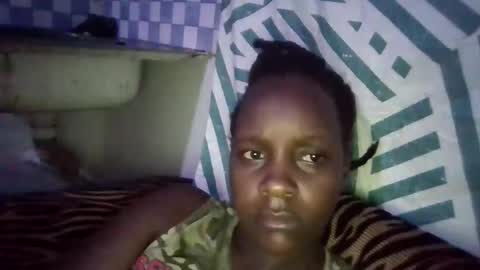 queen014 online show from 12/18/25, 02:39