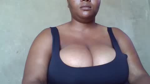 queen2302 online show from 04/01/26, 08:26