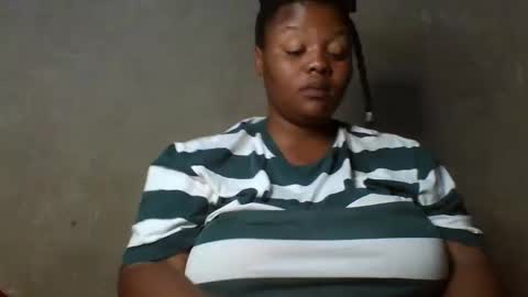 queen2302 online show from 04/12/26, 07:57