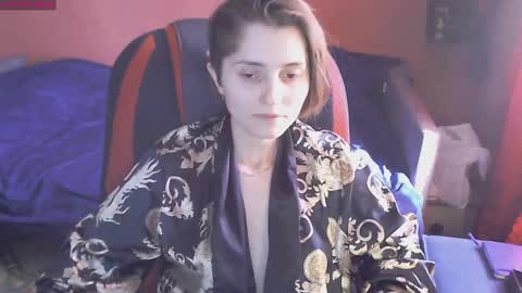 Lola online show from 03/12/25, 08:30