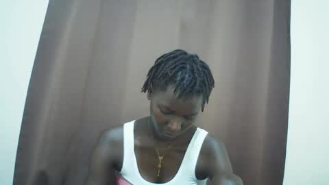 Snapshot of queen_0012 chatting on 05/16/26, 10:36 asher online show from 05/16/26, 10:36