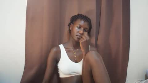 Snapshot of queen_0012 chatting on 05/20/26, 12:00 asher online show from 05/20/26, 12:00
