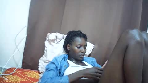 Snapshot of queen_0012 chatting on 05/28/26, 07:00 asher online show from 05/28/26, 07:00