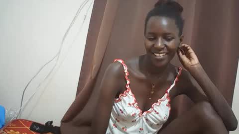 Snapshot of queen_0012 chatting on 05/30/26, 12:24 asher online show from 05/30/26, 12:24