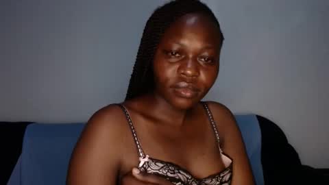 Snapshot of queen_12344 chatting on 02/20/25, 07:08 emmie online show from 02/20/25, 07:08