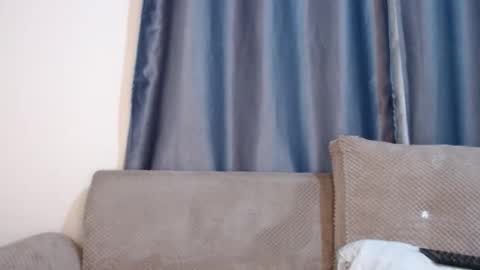 Snapshot of queen_12344 chatting on 04/07/26, 01:50 emmie online show from 04/07/26, 01:50