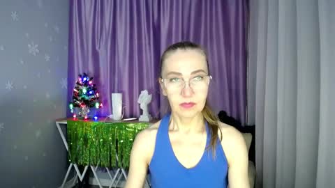 Snapshot of queen_a_n_i chatting on 12/29/24, 05:33 A N I Ill be here on December 1st online show from 12/29/24, 05:33