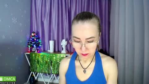 Snapshot of queen_a_n_i chatting on 01/14/25, 11:10 A N I Ill be here on December 1st online show from 01/14/25, 11:10