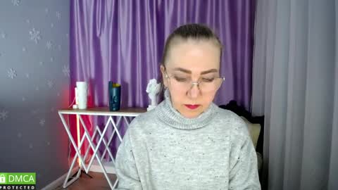 Snapshot of queen_a_n_i chatting on 01/17/25, 10:33 A N I Ill be here on December 1st online show from 01/17/25, 10:33