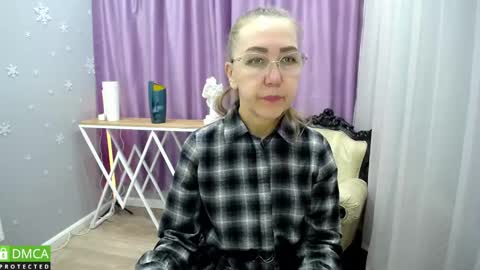 Snapshot of queen_a_n_i chatting on 01/25/25, 08:42 A N I Ill be here on December 1st online show from 01/25/25, 08:42