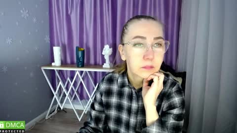 Snapshot of queen_a_n_i chatting on 01/27/25, 07:56 A N I Ill be here on December 1st online show from 01/27/25, 07:56