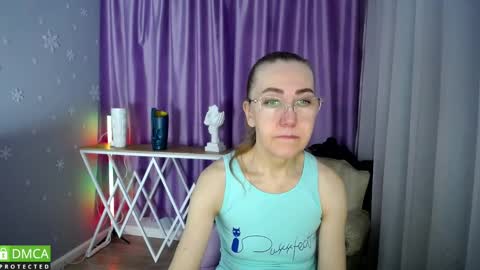 Snapshot of queen_a_n_i chatting on 02/14/25, 07:38 A N I Ill be here on December 1st online show from 02/14/25, 07:38