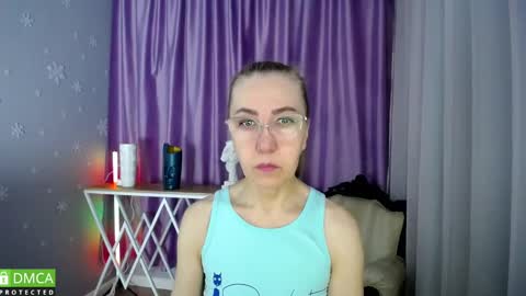 Snapshot of queen_a_n_i chatting on 02/18/25, 08:49 A N I Ill be here on December 1st online show from 02/18/25, 08:49