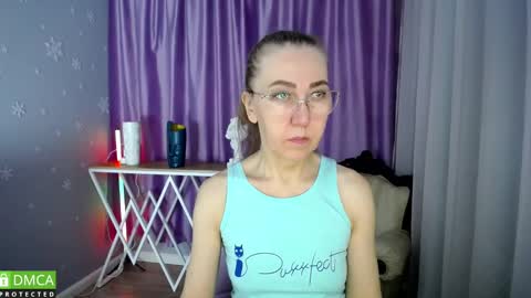 Snapshot of queen_a_n_i chatting on 02/19/25, 08:22 A N I Ill be here on December 1st online show from 02/19/25, 08:22