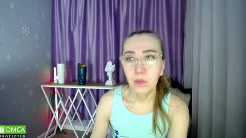 Snapshot of queen_a_n_i chatting on 02/21/25, 08:18 A N I Ill be here on December 1st online show from 02/21/25, 08:18