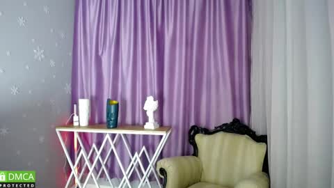 Snapshot of queen_a_n_i chatting on 03/05/25, 12:44 A N I Ill be here on December 1st online show from 03/05/25, 12:44