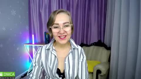 Snapshot of queen_a_n_i chatting on 10/21/25, 03:13 A N I Ill be here on December 1st online show from 10/21/25, 03:13