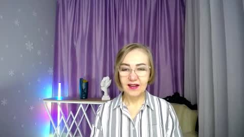 Snapshot of queen_a_n_i chatting on 11/20/25, 08:14 A N I Ill be here on December 1st online show from 11/20/25, 08:14