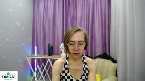 Snapshot of queen_a_n_i chatting on 11/29/25, 10:29 A N I Ill be here on December 1st online show from 11/29/25, 10:29