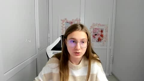 Amelie online show from 05/27/26, 08:22