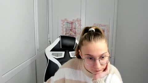 Amelie online show from 05/29/26, 08:12