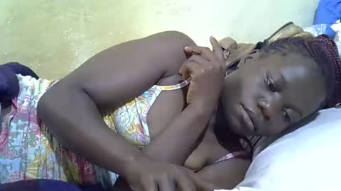 Snapshot of queen_darling3 chatting on 10/25/25, 08:00 Gentrix online show from 10/25/25, 08:00