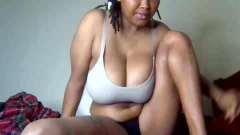 Snapshot of queen_doli chatting on 07/07/26, 11:53 queen_doli online show from 07/07/26, 11:53