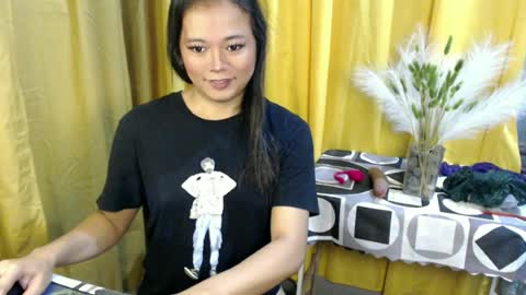 queen_ennah online show from 06/26/26, 01:10