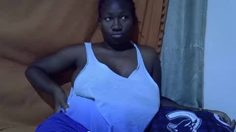 Snapshot of queen_jazmine chatting on 02/07/26, 06:22 queen_jazmine online show from 02/07/26, 06:22