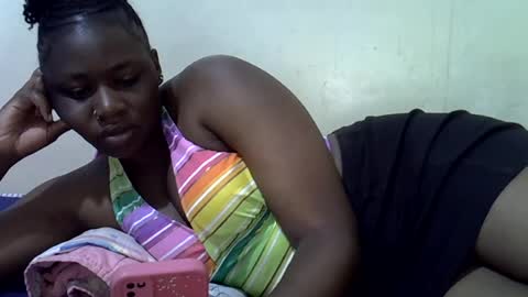 Snapshot of queen_leilla chatting on 07/12/26, 03:41 queen_leilla online show from 07/12/26, 03:41