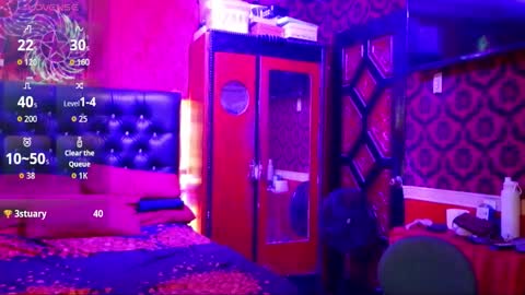 Snapshot of queen_lily chatting on 11/01/25, 12:23 Lily online show from 11/01/25, 12:23