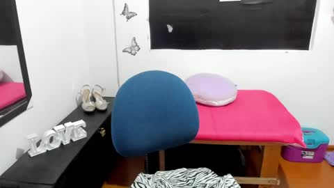 Snapshot of queen_natttyy chatting on 01/29/25, 06:18 queen_natttyy online show from 01/29/25, 06:18