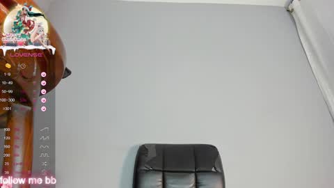 Snapshot of queen_natty chatting on 12/22/24, 01:23 Natty brow online show from 12/22/24, 01:23